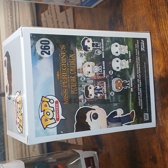 Funko Pop Jake Portman in Blue Suit - Picture 5 of 7